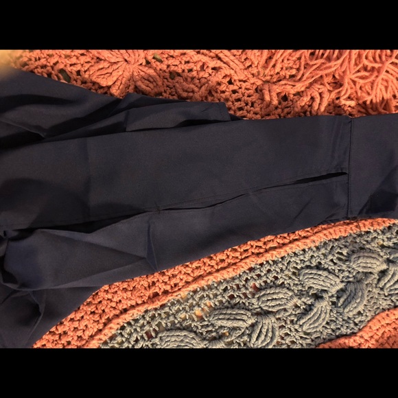 BLOUSE SIZE MEDIUM NWOT - Picture 3 of 3